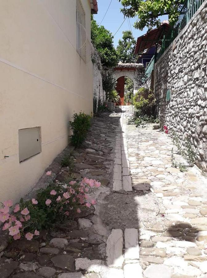 Guesthouse Hlias Gloria بيرات المظهر الخارجي الصورة