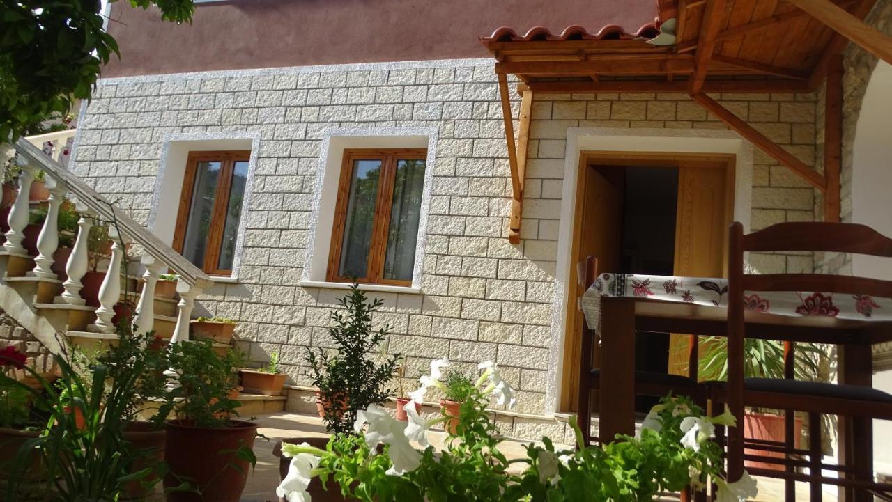 Guesthouse Hlias Gloria بيرات المظهر الخارجي الصورة