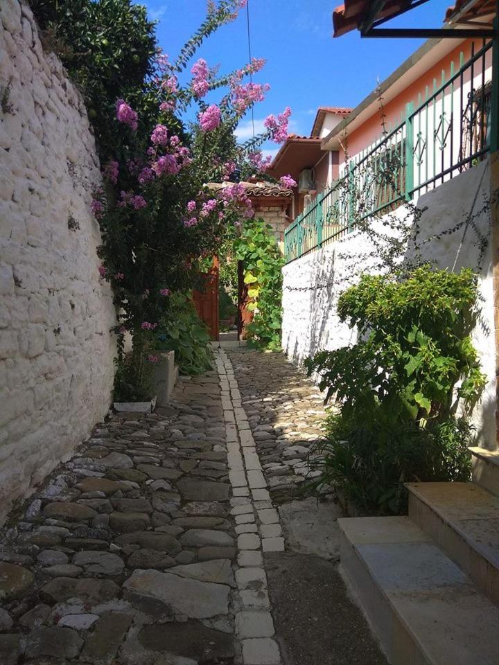 Guesthouse Hlias Gloria بيرات المظهر الخارجي الصورة