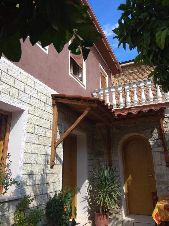 Guesthouse Hlias Gloria بيرات المظهر الخارجي الصورة